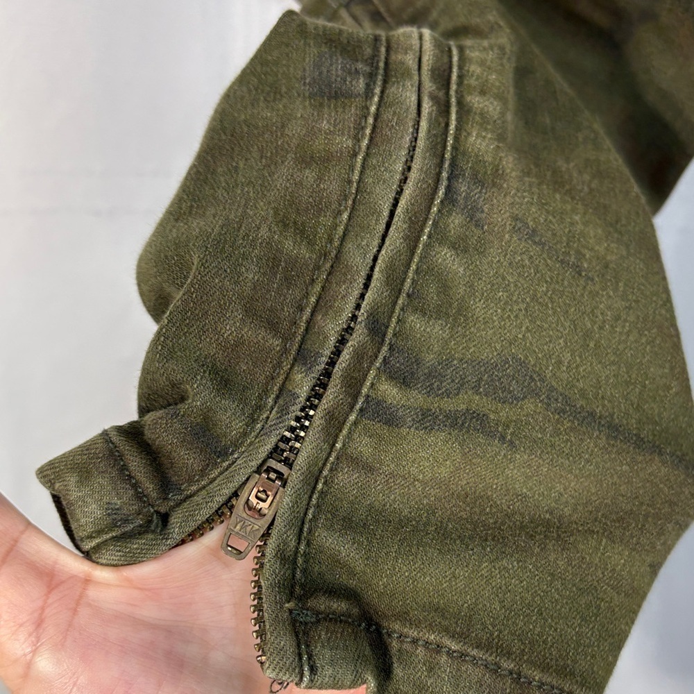 🍑 Sanctuary Camouflage ankle zip Pants - Picture 7 of 7